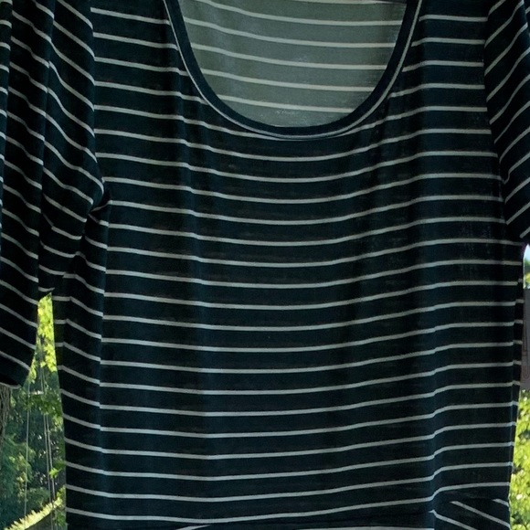 Lula Roe Ana - Picture 2 of 2